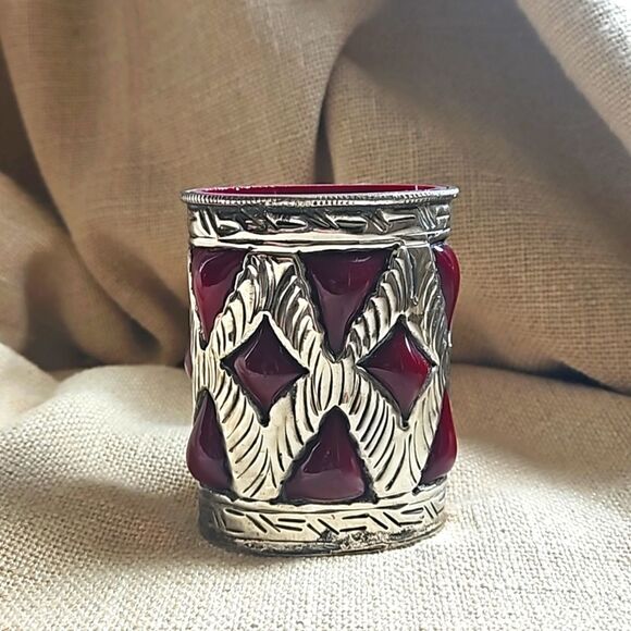 Small Red Glass Vase Encased in Silver Metal - oval - Picture 2 of 10